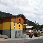 Emma 1 Xl *